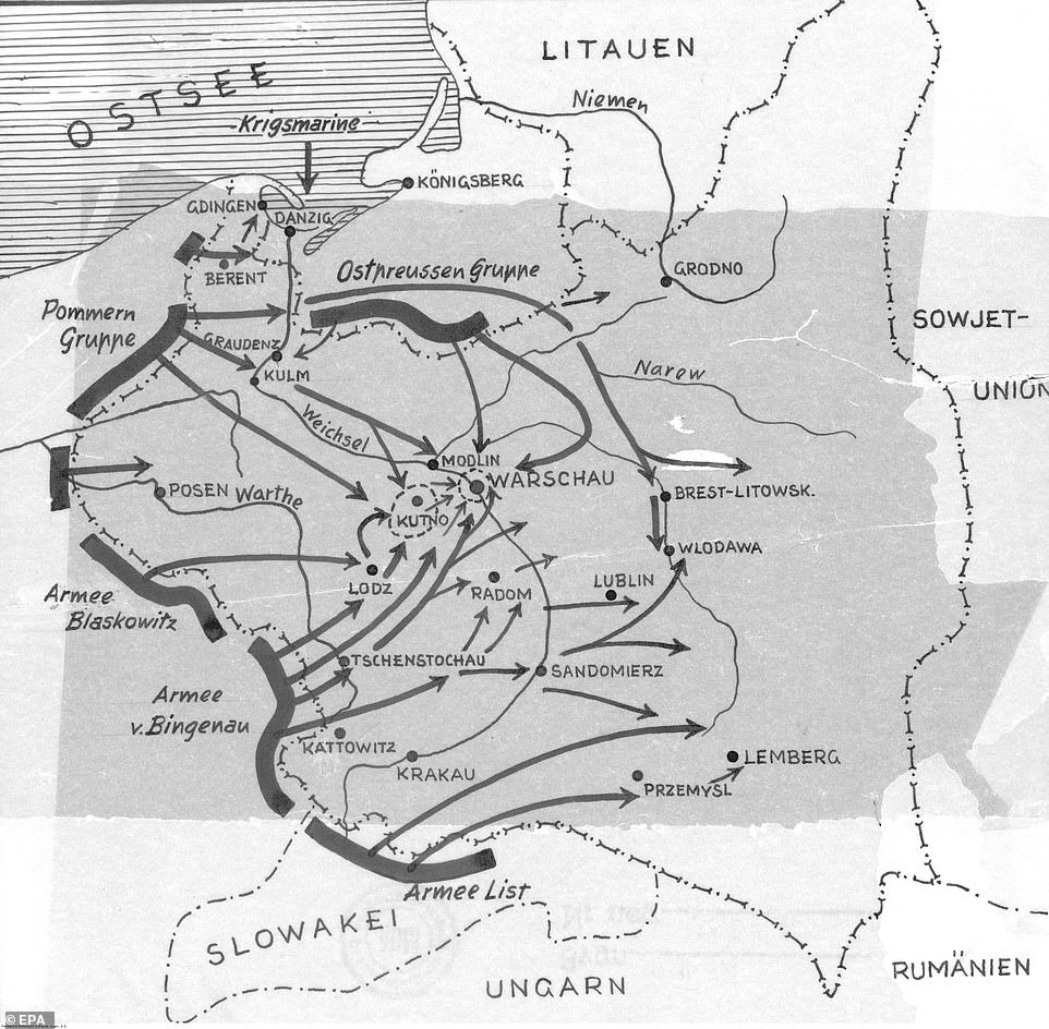 1 сентября 1939 года в 4:45 утра около 1,5 млн. Немецких войск вторглись в Польшу по всей ее 1750-мильной границе с контролируемой Германией территорией. Вверху: карта, нарисованная на пергаменте и показывающая направления атаки немецкой армии.