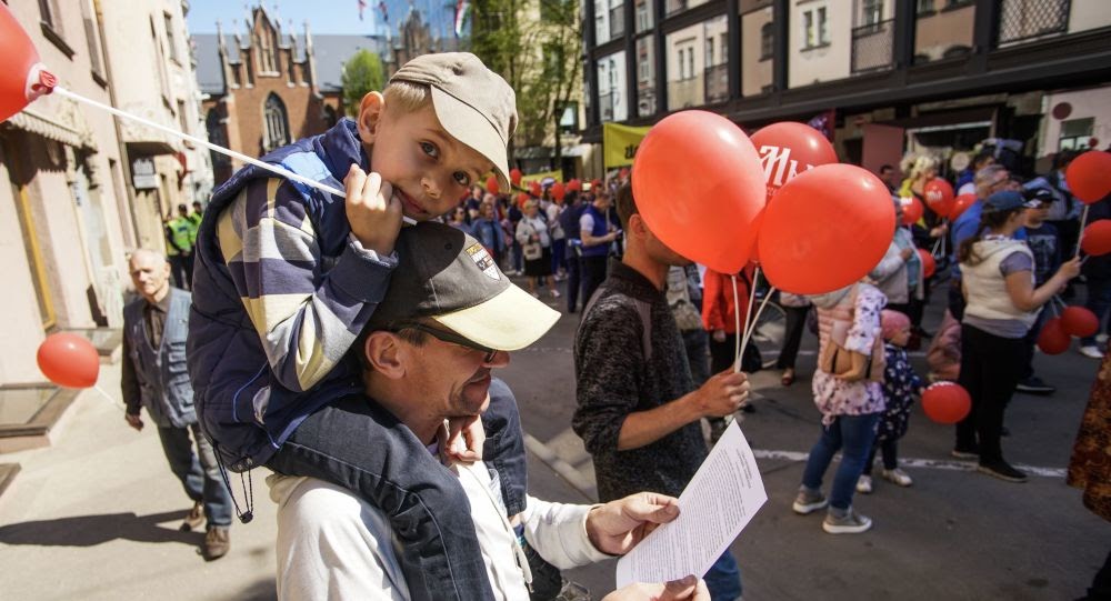Акция Русского союза Латвии в защиту русских школ в Риге 1 мая 2019 года