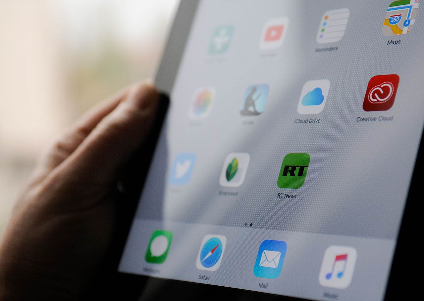 russia propaganda social media