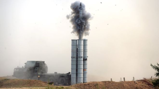 Пуск ракеты комплекса С-300 на учениях в 2015 году