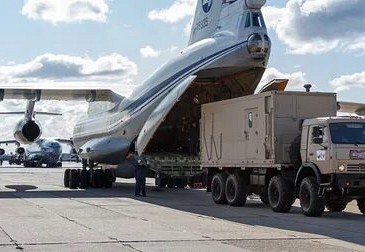 Bild: премьер Италии вынужден был принять помощь России под угрозой ультраправых «друзей Путина»