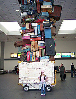 Люди уезжают из Латвии — массовый исход набирает обороты