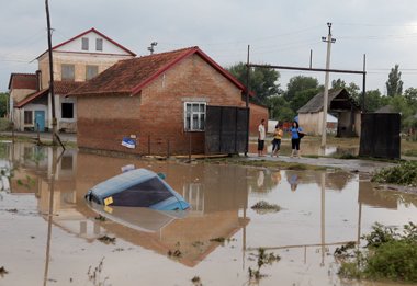 Вброс о сбросе   - Последствия наводнения в Крымске. Фото ИТАР-ТАСС.